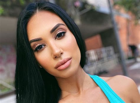 Amber quinn - Amber Quinn is a YouTube star who posts videos about fashion, travel, beauty, and lifestyle. Watch her latest vlogs, interviews, challenges, and …